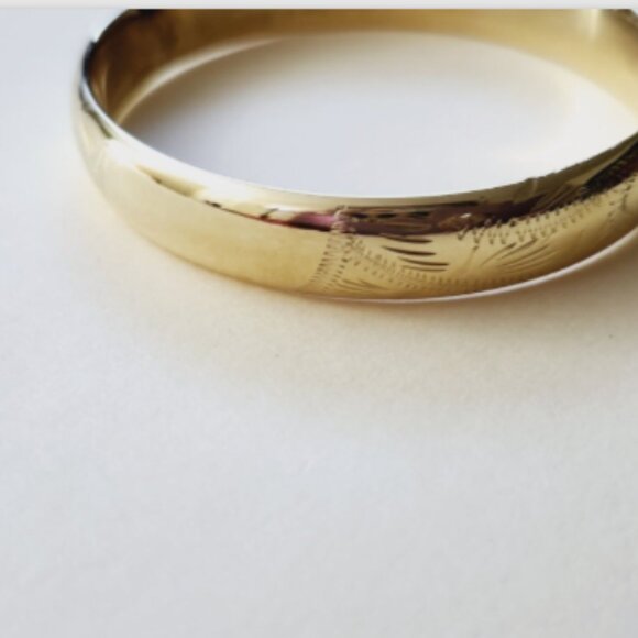 Heavy 13g  14K Gold Engraved Bangle Bracelet - Can be Monogrammed - Picture 3 of 6